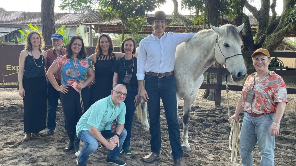 Treinamento de liderança com cavalos